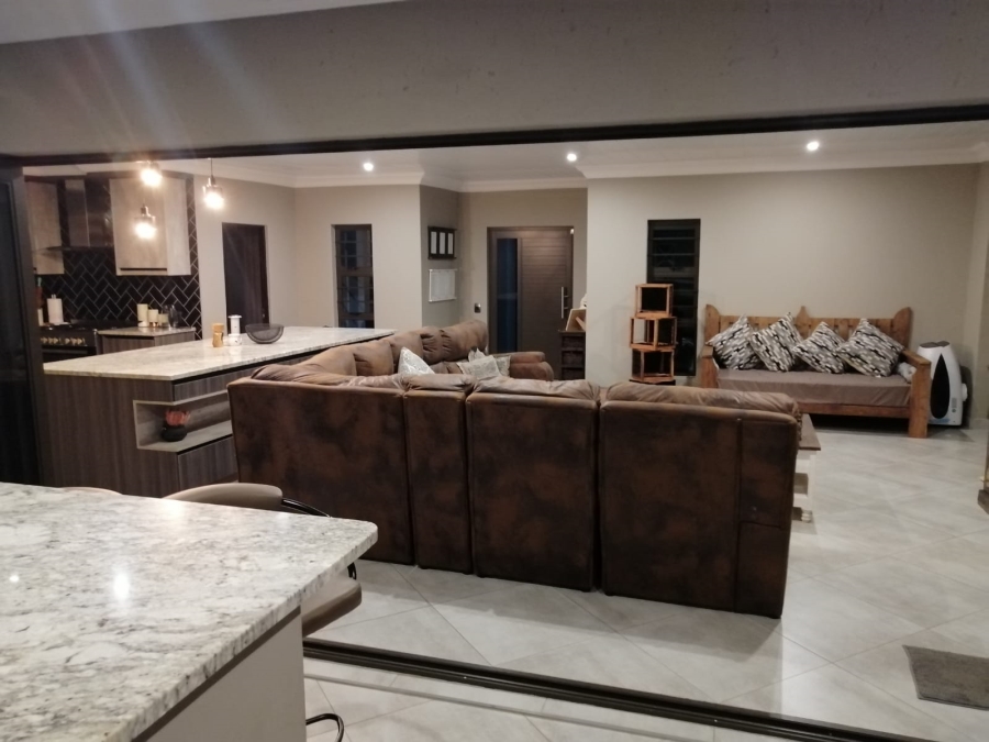 To Let 4 Bedroom Property for Rent in Wilkoppies North West